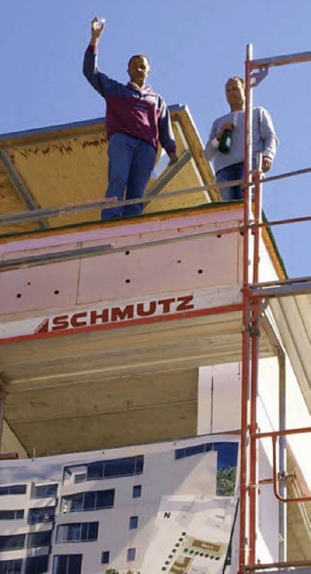 Den Richtspruch bernahm Polier Werner Krause.   | Foto: Albert Greiner