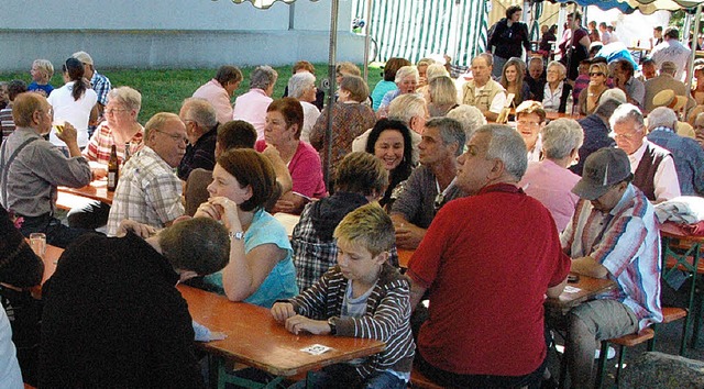 Unter den Sonnenschirmen herrscht Enge.   | Foto: OUNAS-KRUSEL