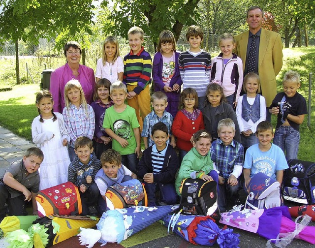 21 neue Erstklssler wurden an der Grundschule Weizen willkommen geheien.   | Foto: Agnes Kaiser