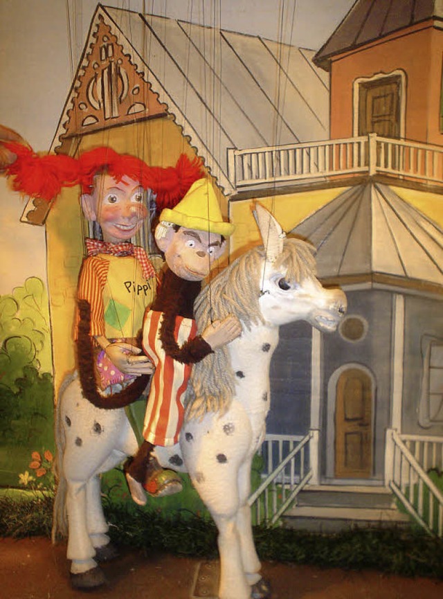 Cinderella-Bhne mit Marionetten im Th... dem Kinderbro:Pippi Langstrumpf17.00  | Foto: Veranstalter