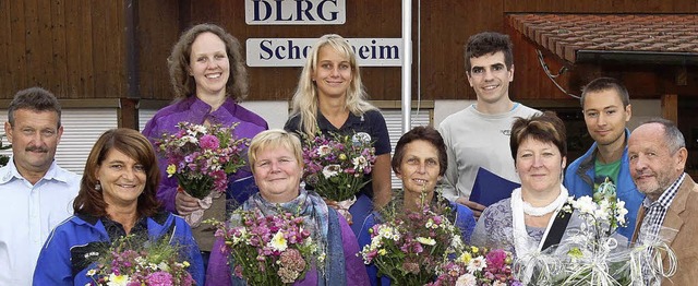Ausgezeichnet: Das Gruppenfoto der DLR...  Martina Herzog (jeweils von links).   | Foto: Privat