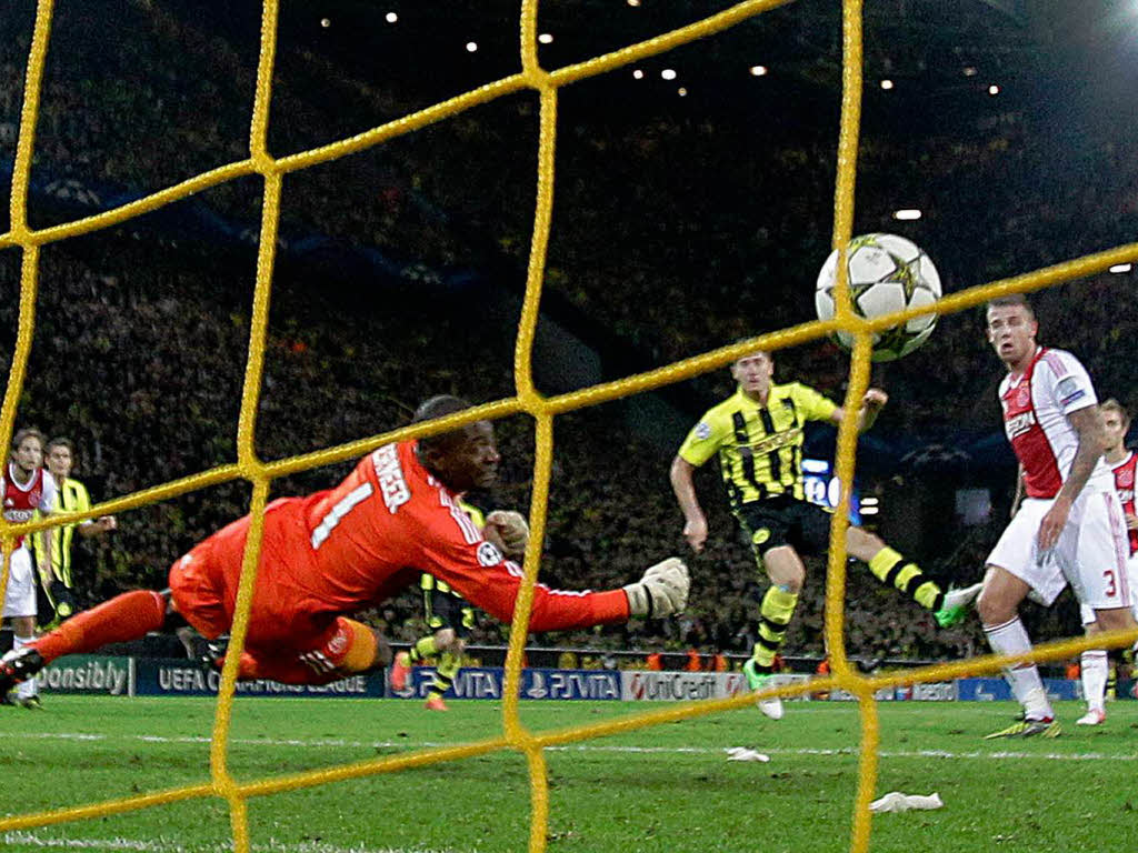 87. Minute: Robert Lewandowski erlst Borussia Dortmund. Der deutsche Meister gewinnt 1:0 gegen Ajax Amsterdam.