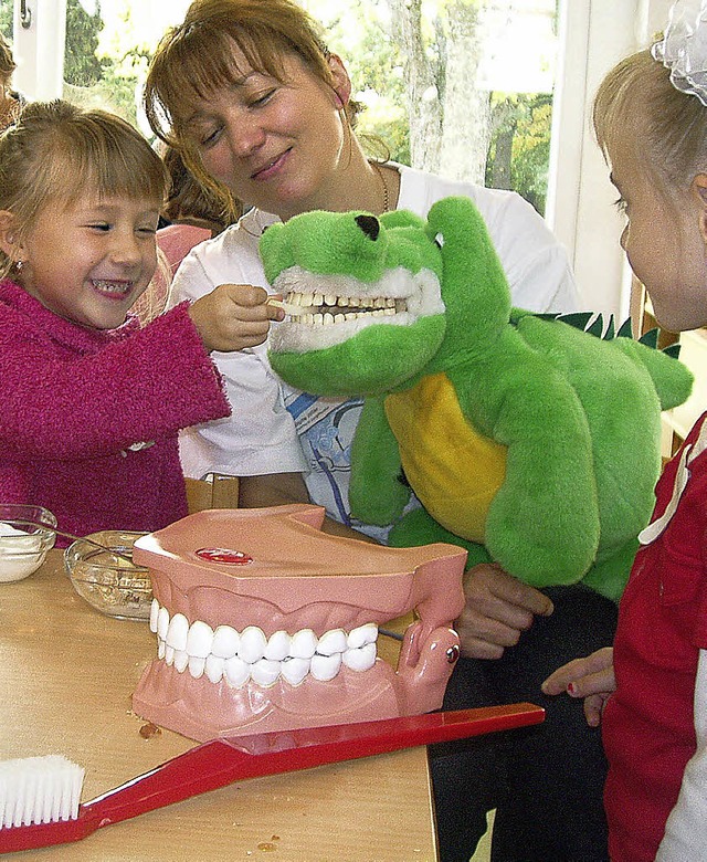 Frh bt sich, wer Karies vermeiden wi...hneputzen doch gleich viel mehr Spa.   | Foto: Martha Weishaar