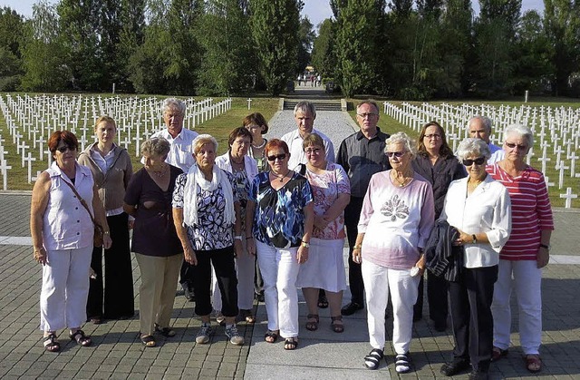 Der Besuch der Gedenksttte der Kriegs...ruckten die Gste aus Kenzingen tief.   | Foto: Privat