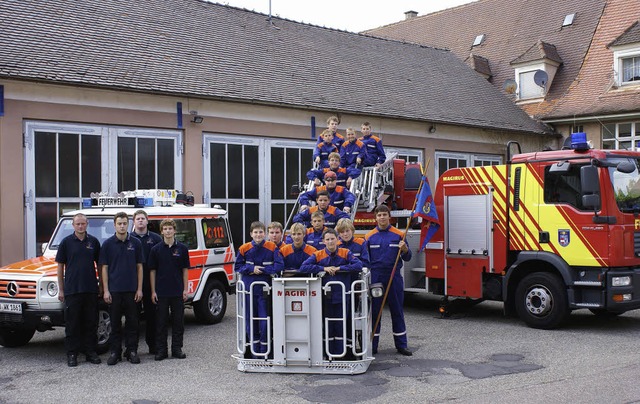 Die Jugendfeuerwehr Kenzingen besteht ... Team sein Knnen rund ums Gertehaus.  | Foto: Feuerwehr Kenzingen