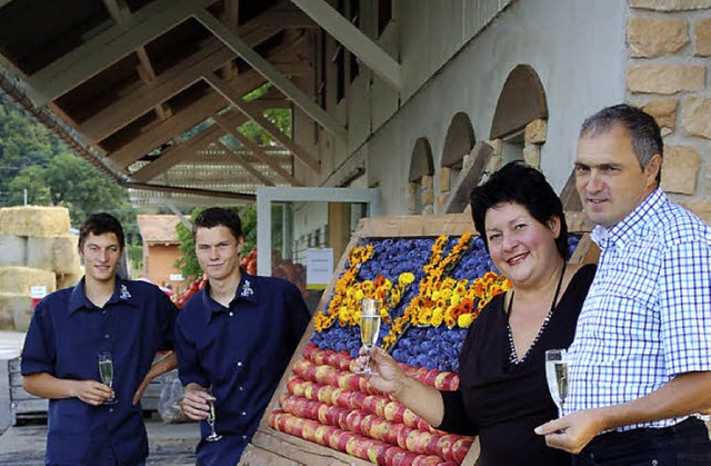 Anita-Schwehr-Schssele und Andreas Sc...en Johannes (vorn) und Simon Schssele  | Foto: Rebekka Sommer