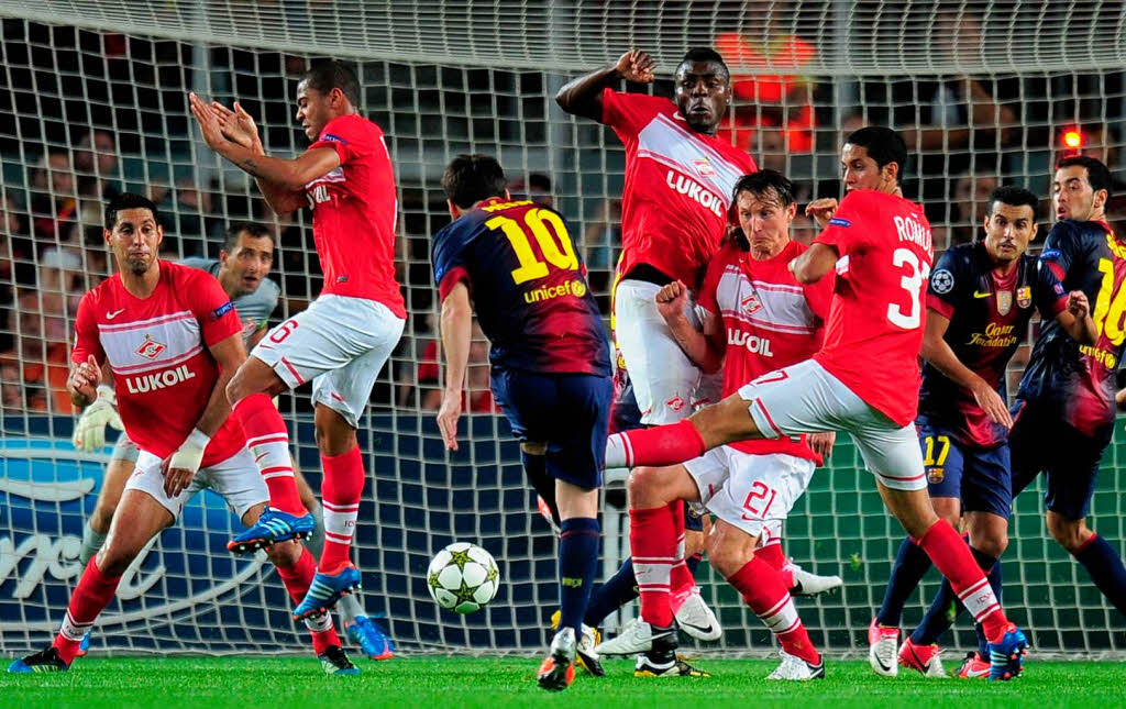 Einer gegen alle: Barcelonas Messi machte gegen Moskau zwei Tore.