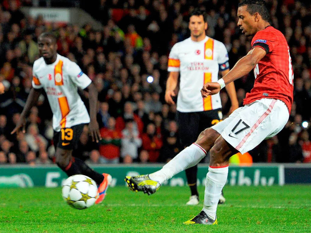 Der erste Spieltag der Champions League war auch ein Spieltag der vergebenen Elfmeter: Manchesters Nani verschiet gegen Instanbul.