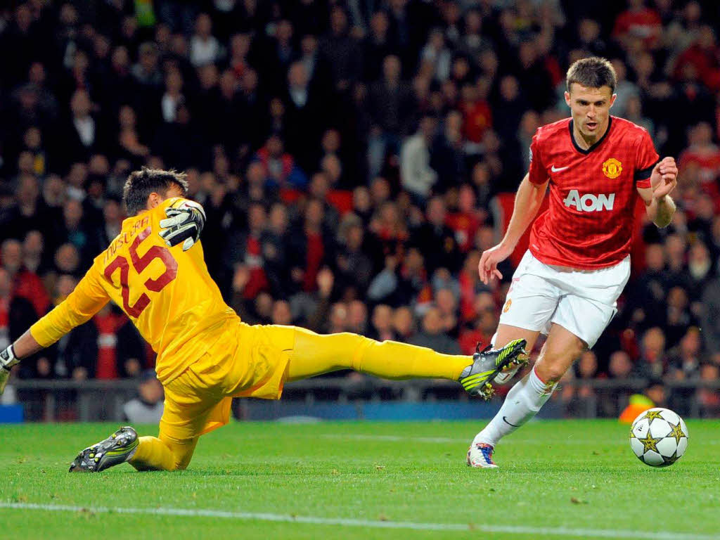 Manchester United gegen Galatasaray Istanbul: Manchesters Michael Carrick auf dem Weg zum 1:0-Siegtreffer