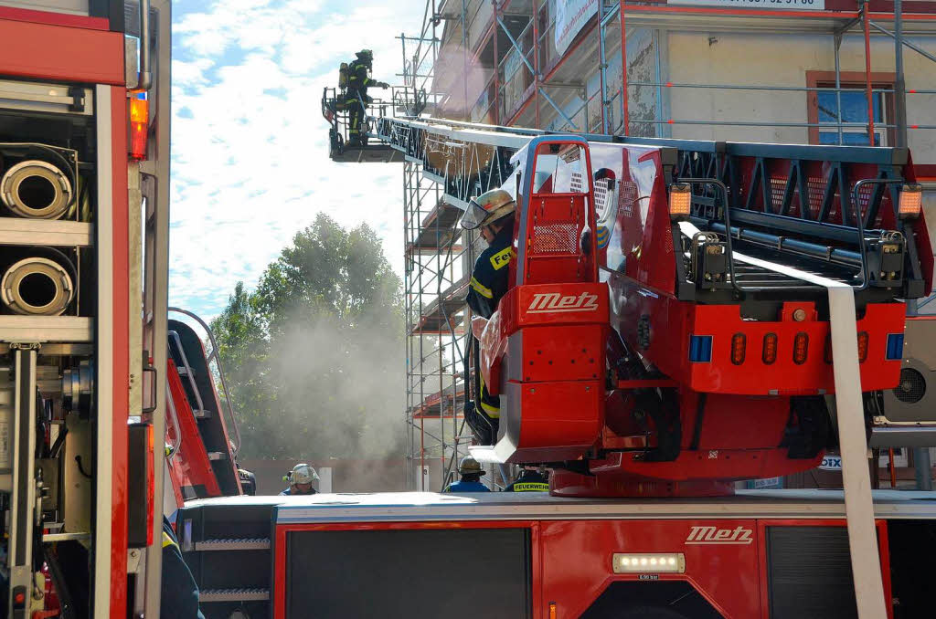 Feuerwehreinsatz im Lrracher Wohngebiet Teichmatten.