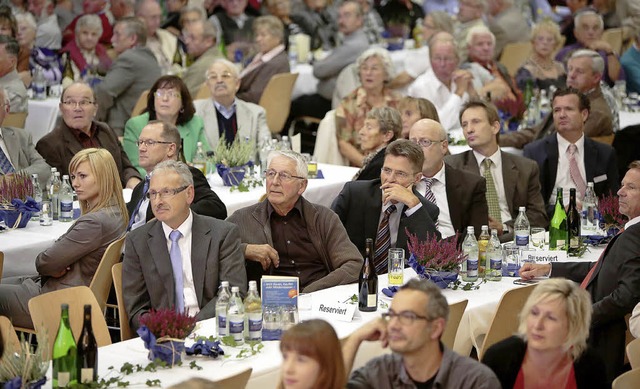 Zufrieden durften die Volksbankkunden bei der Mitgliederversammlung sein.   | Foto: Christoph Breithaupt