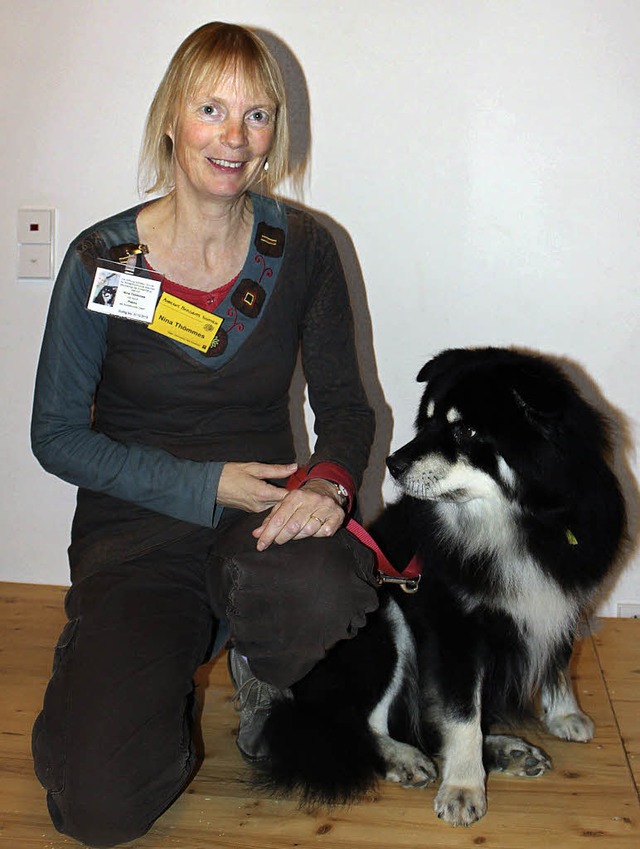 Trauerbegleiterin Nina Thmmes und ihr Hund Pekko   | Foto: Anja Bertsch