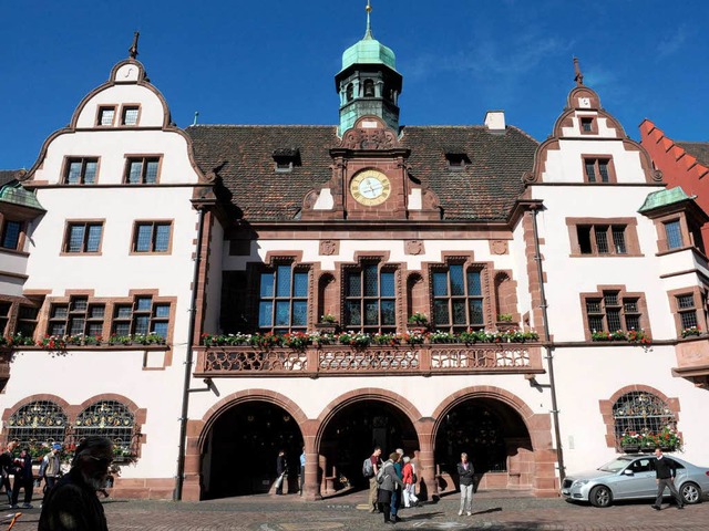 Die in Freiburg angekndigte Demonstra...em greren Polizeiaufgebot begleitet.  | Foto: dpa