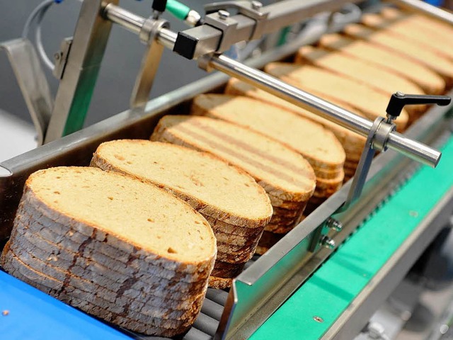 Brot kommt heute vor allem aus dem Supermarkt.  | Foto: dapd