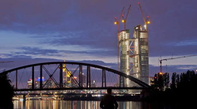 Zwei Trme gegen ein Ende des Euro: EZB-Neubau in Frankfurt    | Foto: dpa