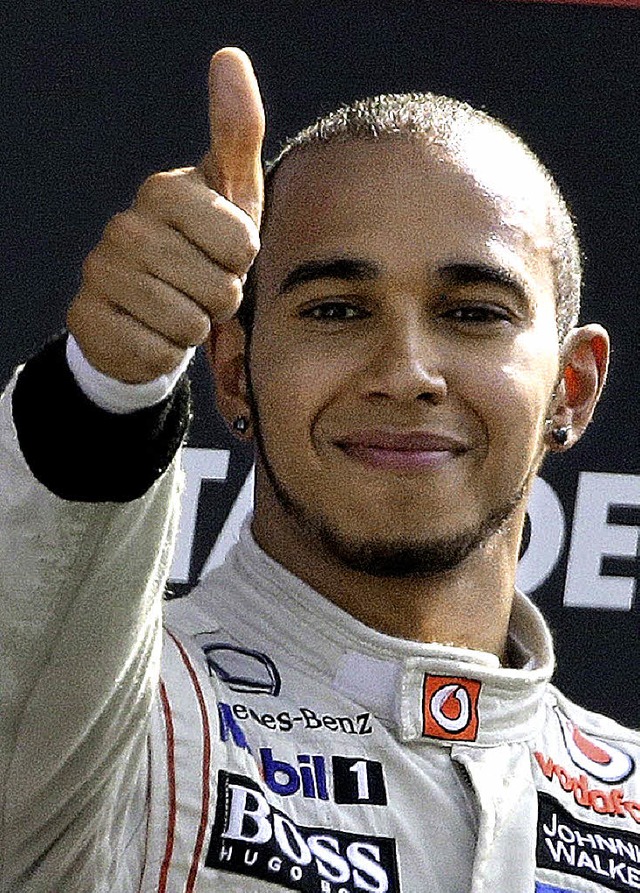 Daumen nach oben: Lewis Hamilton  | Foto: dapd