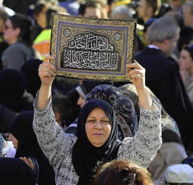 Friedlich protestierten gestern rund 8...er Altstadt gegen das Mohammed-Video.   | Foto: Thomas Kunz