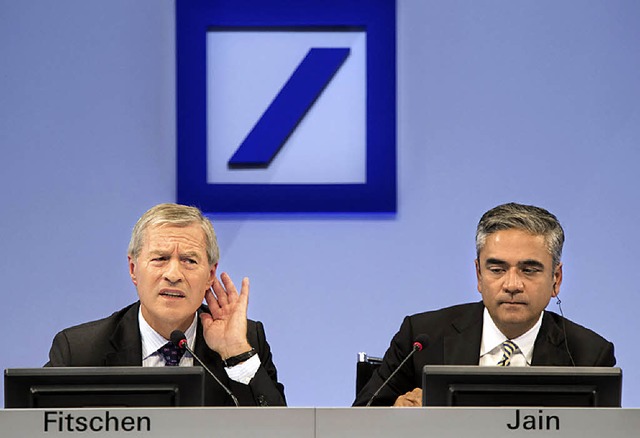 Die Doppelspitze der Bank uert sich ausweichend  auf Fragen nach dem Jobabbau.  | Foto: dapd