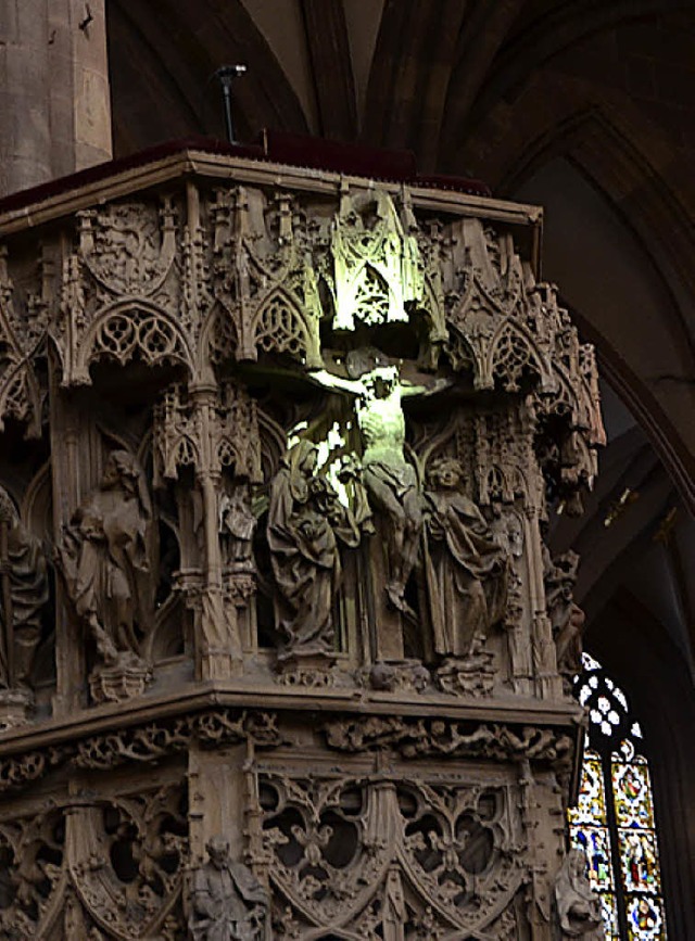 Die erleuchtete Jesusfigur ist zweimal im Jahr zu sehen.    | Foto: grabey