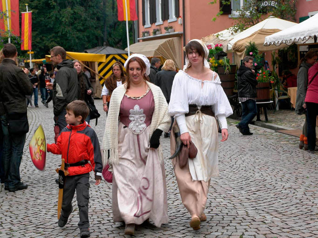 Zeitreise in die Vergangenheit: Rund 600 Akteure verwandeln Staufen bei den STAdtGESchichten in eine groe Bhne.