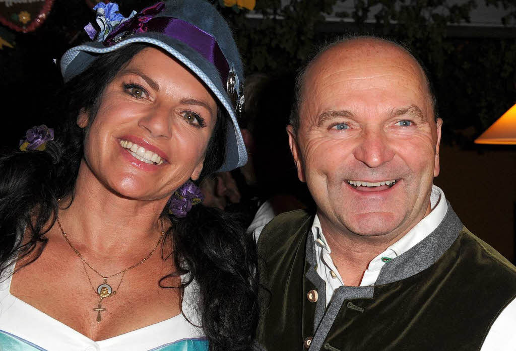 Die Schauspielerin Christine Neubauer feiert mit Sepp Krätz, dem Gastgeber und Festzelt-Wirt Die Schauspielerin Christine Neubauer feiert mit Sepp Krätz, dem Gastgeber und Festzelt-Wirt