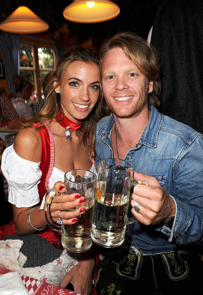 Der Musiker Mike Kraus und seine Freundin Constanze Sorhagen Der Musiker Mike Kraus und seine Freundin Constanze Sorhagen