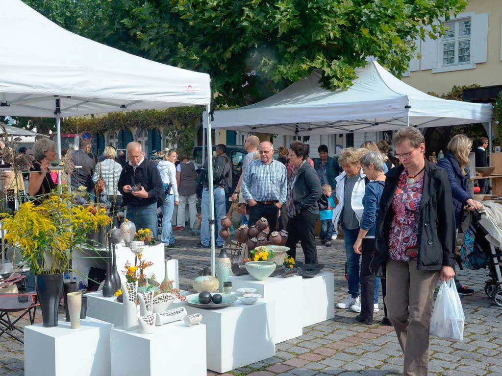 Auf dem Tpfermarkt gab es viel zu sehen. Manch ein Besucher kam an beiden Tagen.