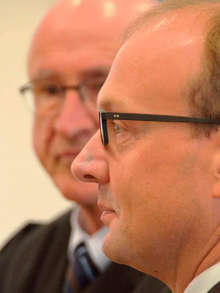 Norbert Moosmann mit seinem Verteidiger Verteidiger Rudolf Fenn (links). Norbert Moosmann mit seinem Verteidiger Verteidiger Rudolf Fenn (links).