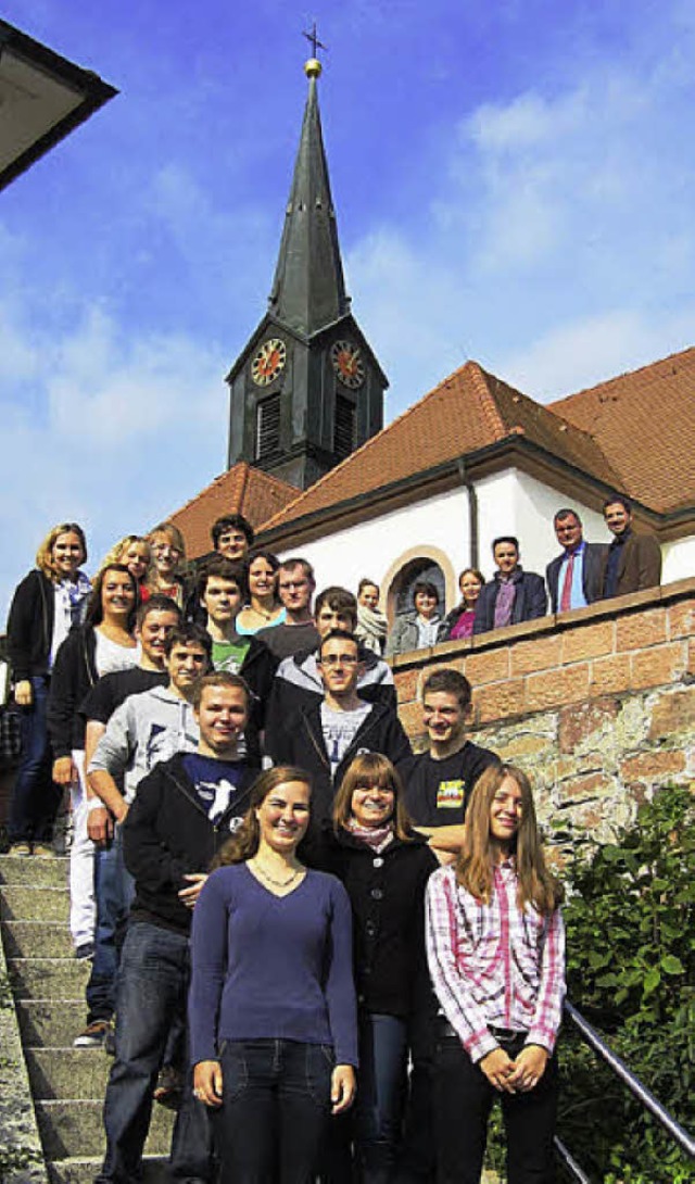 Frohe Gesichter anlsslich 20 Jahre KL...n (im Hintergrund Zweiter von rechts).  | Foto: Reiner Merz