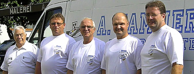 Das Team mit Seniorchef: Adolf Kammere...er und Inhaber Andreas Kammerer (v.l.)  | Foto: Nikolaus Bayer