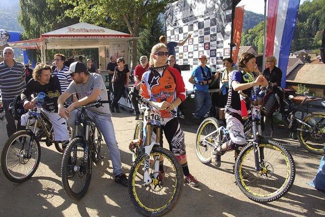 Wagemutige Talfahrt der Biker am Hasenhorn