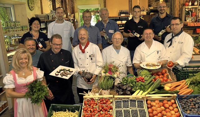 Die &#8222;Orgelkche&#8220; und die m...n Schlemmerwochen beteiligten Winzer.   | Foto:  Hubert Bleyer