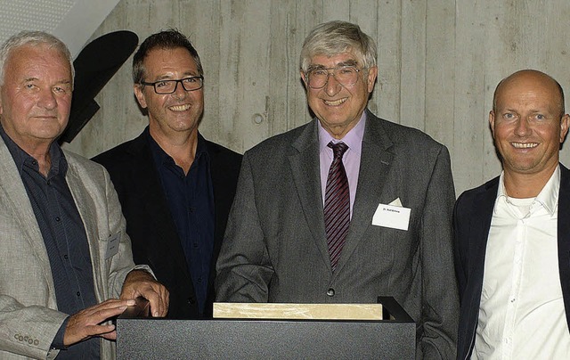 Jrg Hemmerich (links) plauderte mit R...Wehrle und Vorstand Christian Dittrich  | Foto: Christine Speckner