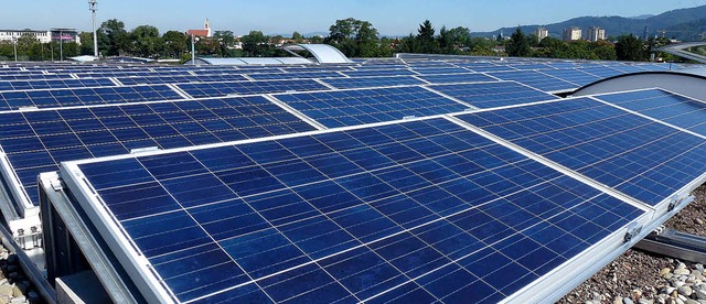 Das neueste Projekt: die Solaranlage a... Kletterhalle in der Lrracher Strae   | Foto: Joachim Merkle