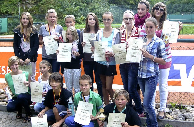 Beim Volksbank-Jugend-Cup des Tenniscl...telt, aber alle bekamen eine Urkunde.   | Foto: Privat