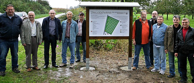 Der Obst- und Gartenbauverein hat jetz...l bei der Streuobstwiese aufgestellt.   | Foto: henning/Phler