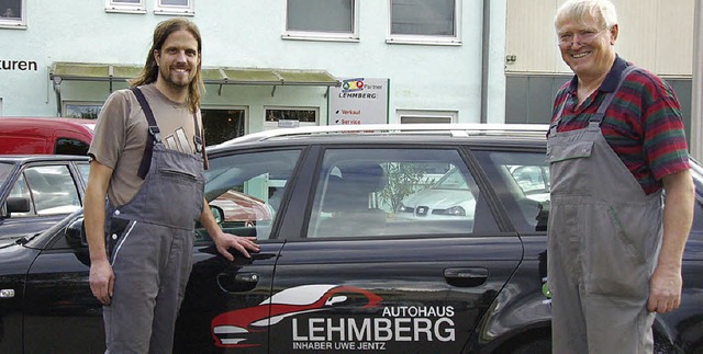 Die Nachfolge im Gundelfinger Autohaus...en am Sonntag offiziell an Uwe Jentz.   | Foto: Andrea Steinhart