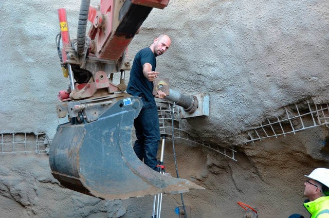 Mit einer Zuglast von 26 Tonnen wurde ...tigkeit der Sicherungsanker getestet.   | Foto: Thomas rhenisch