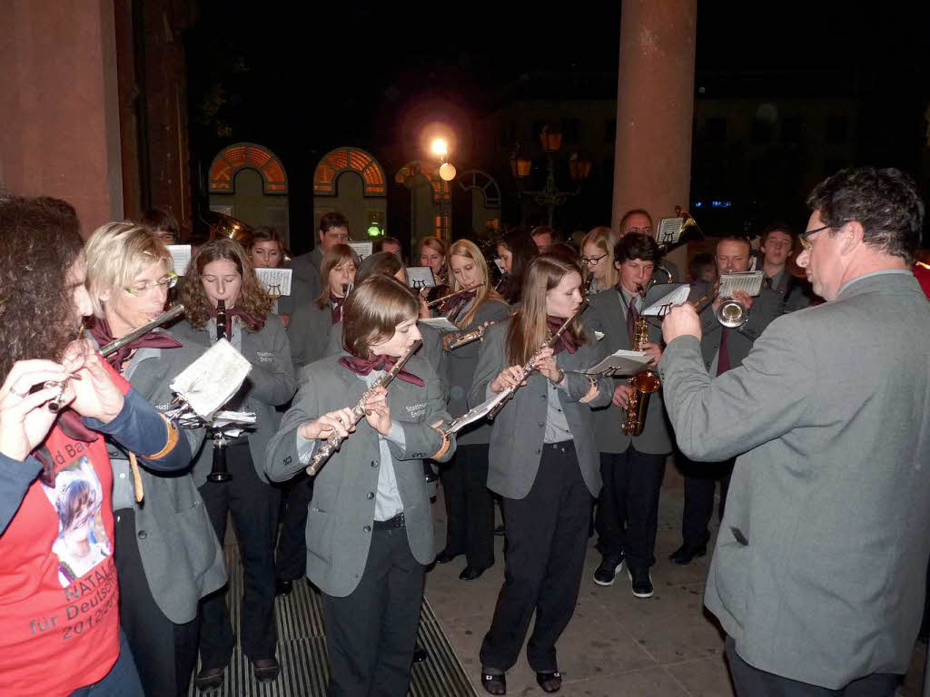 Natalie Henninger ist Deutsche Weinprinzessin und die Stadtmusik Endingen natrlich live prsent fr „ihre“ Natalie.