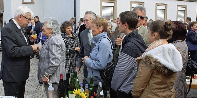 Pfarrer Wolfgang Schmelz verabschiedete sich von den Gottesdienstbesuchern.   | Foto: Corina Lorber