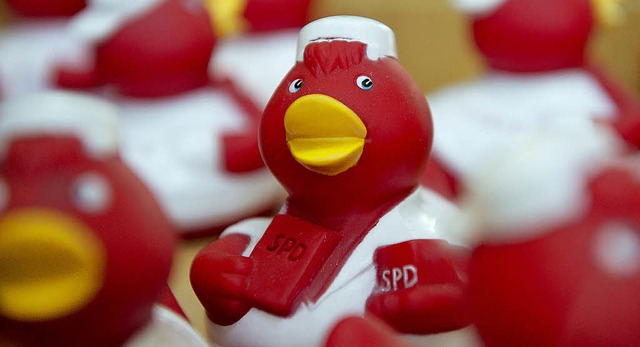 Gummienten mit Parteibuch: Das bietet ...Willy-Brandt-Haus jetzt fr SPD-Fans.   | Foto: DAPD