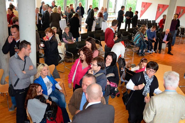 Neubrgerempfang: Viele Besucher blieb...auf ein Glas und einen kleinen Imbiss.  | Foto: Sylvia-Karina Jahn