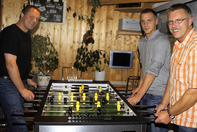 Martin Sickermann (links) wurde als Vo...ler als neuer Kassierer eingearbeitet.  | Foto: jrn kerckhoff