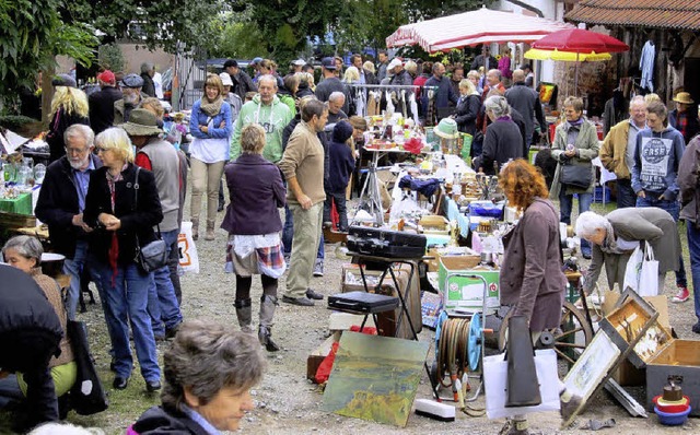 Urig und originell ging es am Tag der ...ler Flohmarkt auf dem Pennartz-Hof zu.  | Foto: Reiner Merz