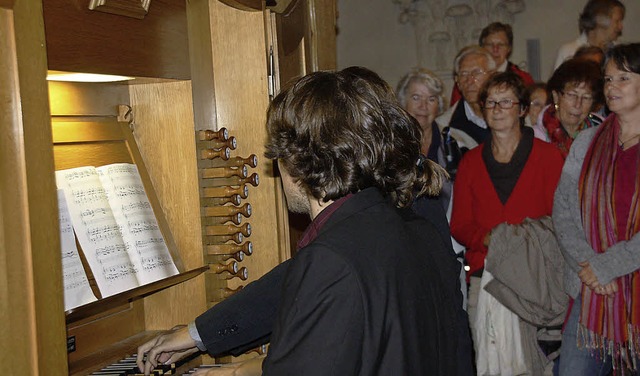 Zu dritt an der Orgel begeisterten die drei Organisten.  | Foto: Christiane Franz