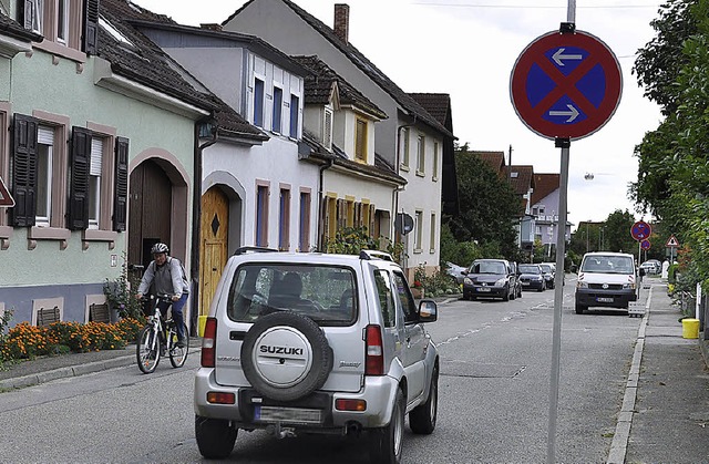 Eingeschrnkte Parkmglichkeiten und N...ie Anwohner der Riedgasse in Ihringen.  | Foto: kai kricheldorff