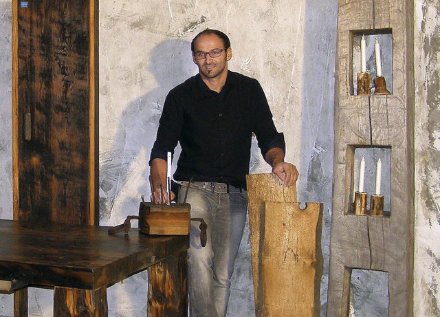 Aus altem Holz entwickelt Bernd Schwab neue Mbelideen.   | Foto: L. Schiling