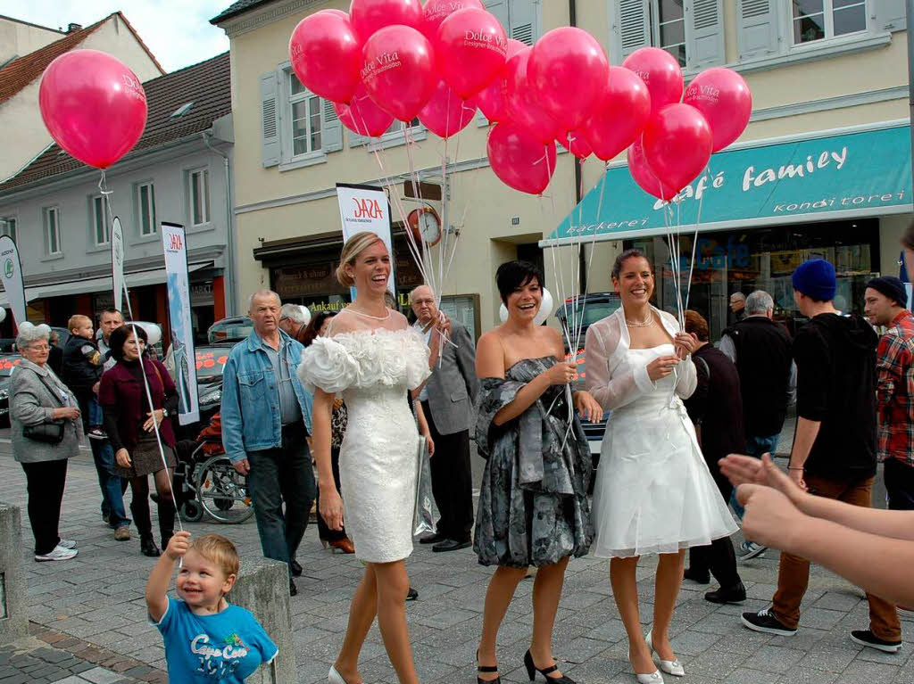 Modenschau mitten in der Stadt