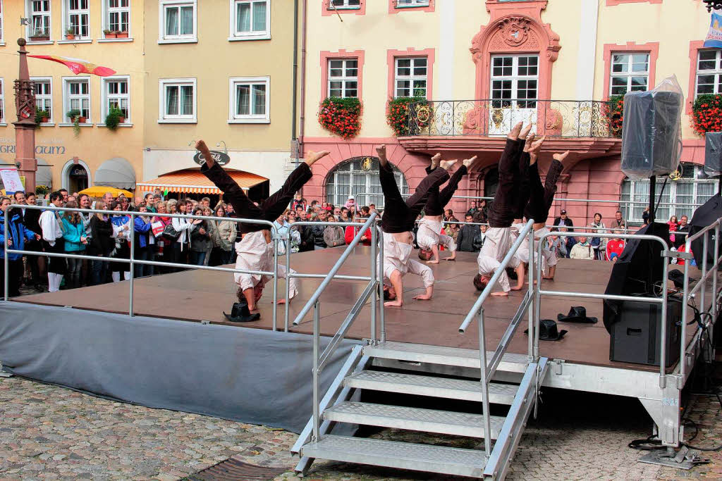 Das Showtanz-Ensemble „Matrix“ aus Freiburg begeisterte auf der Showbhne am Marktplatz.
