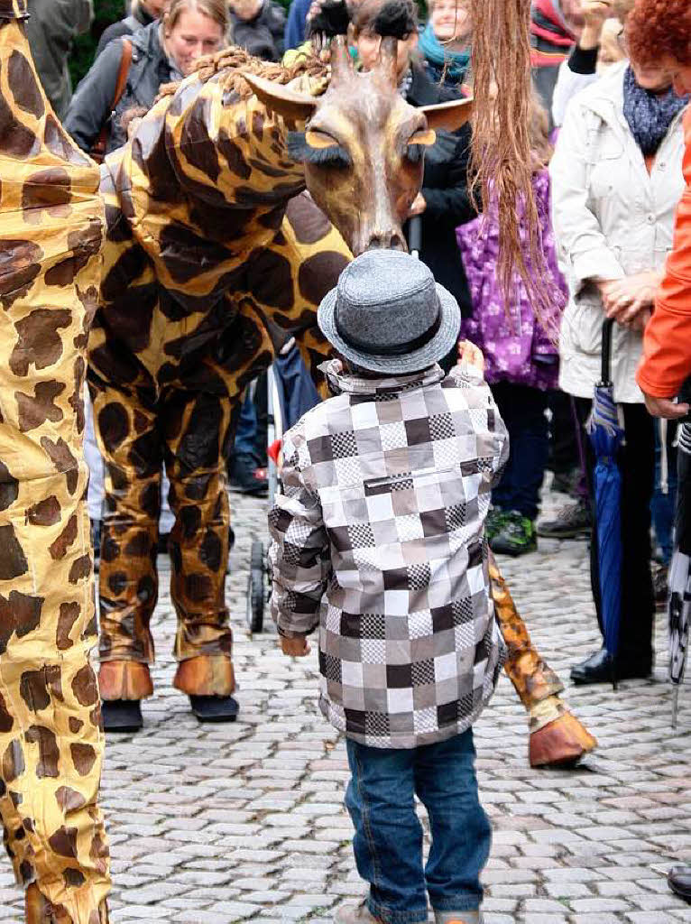 Skurrile bis unheimliche Wesen hatten am verkaufsoffenen Sonntag in Staufen sich unter das Volk gemischt.